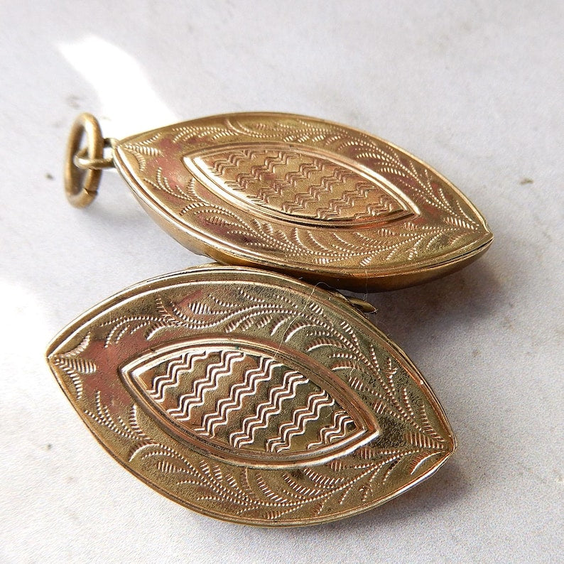 Antique 9ct Gold Back & Front Marquise Locket