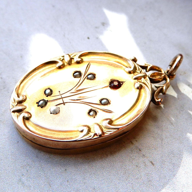Antique 9ct Gold Back & Front Seed Pearl Locket