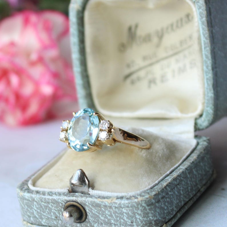 18ct Gold Aqua & Diamond Ring