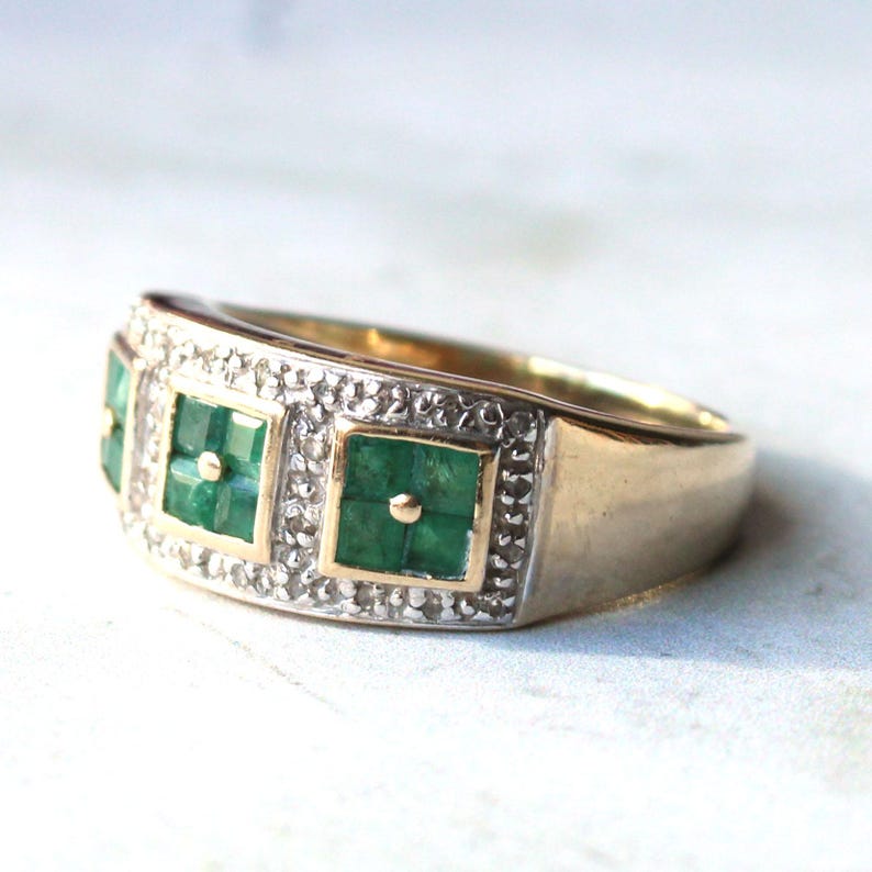 9ct Gold Emerald & Diamond Ring