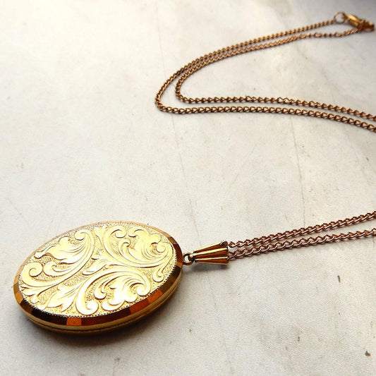 Vintage Rolled Gold Acanthus Leaf Locket with Chain
