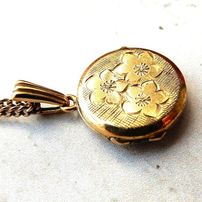 Vintage Rolled Gold Circle Locket with Chain