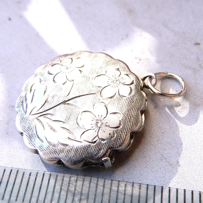 Vintage Sterling Silver Etched Scallop Locket