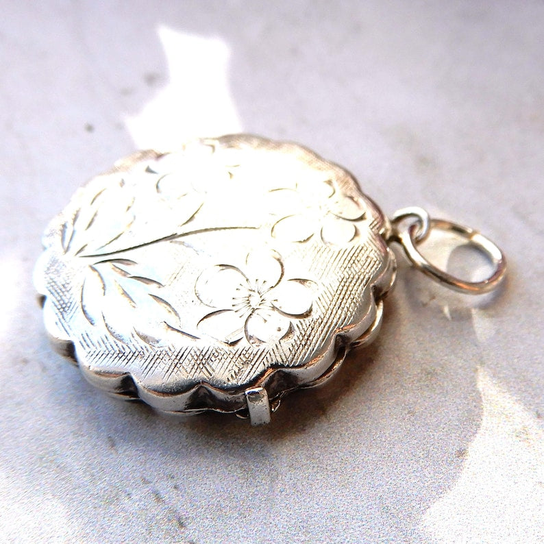 Vintage Sterling Silver Etched Scallop Locket