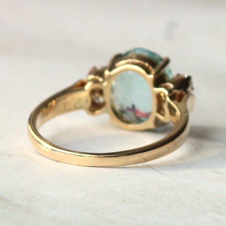 18ct Gold Aqua & Diamond Ring