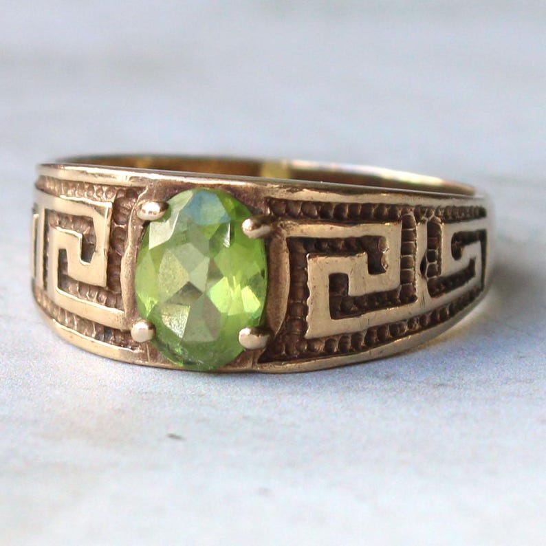 Vintage 9ct Gold Peridot Greek Key Ring