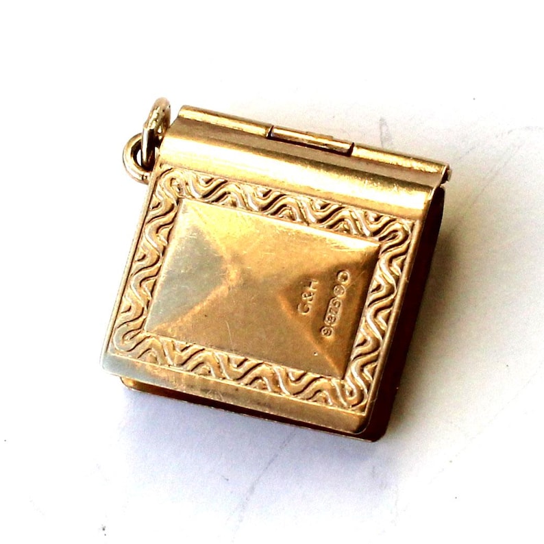 Vintage 9ct Gold Holy Bible Charm 2.2grams