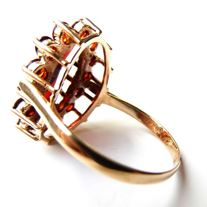 Vintage 9ct Gold Garnet Cluster Ring