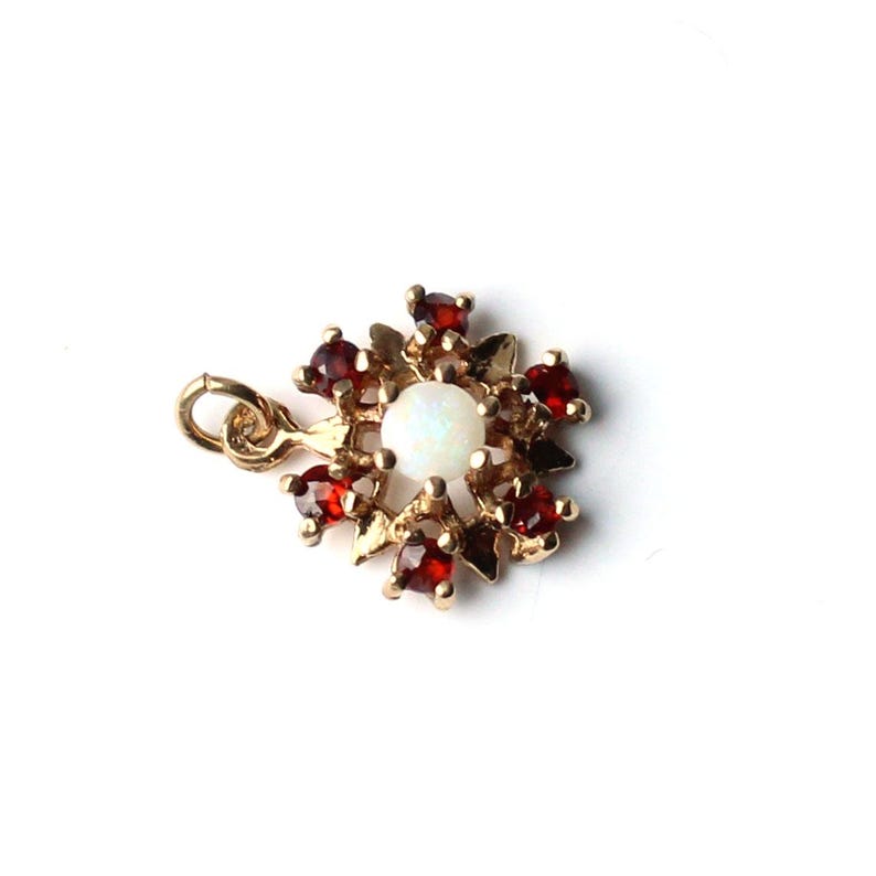 Vintage 9ct Gold Opal & Garnet Pendant (0.95grams)