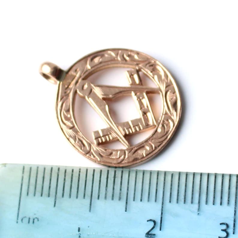 Vintage 9ct Rose Gold Masonic Square & Compass Pendant (2.7grams)