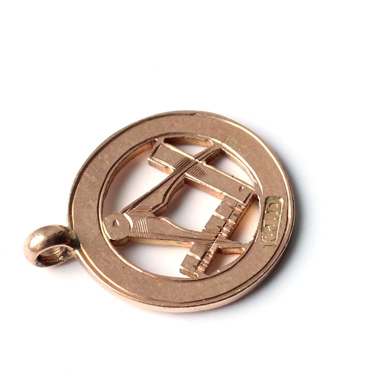 Vintage 9ct Rose Gold Masonic Square & Compass Pendant (2.7grams)