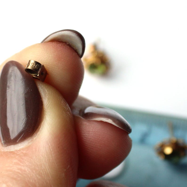 9ct Gold Peridot Stud Earrings