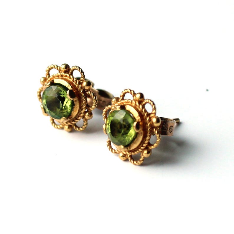 9ct Gold Peridot Stud Earrings