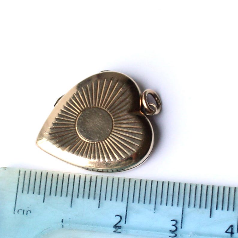 Vintage 9ct Gold Back & Front Sunburst Heart Locket
