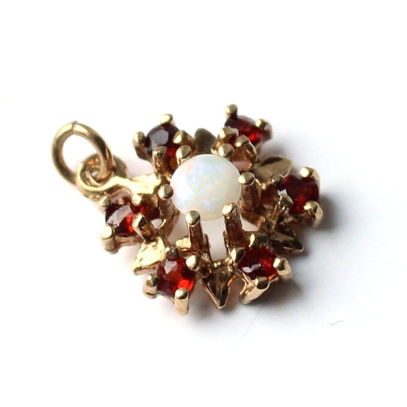 Vintage 9ct Gold Opal & Garnet Pendant (0.95grams)