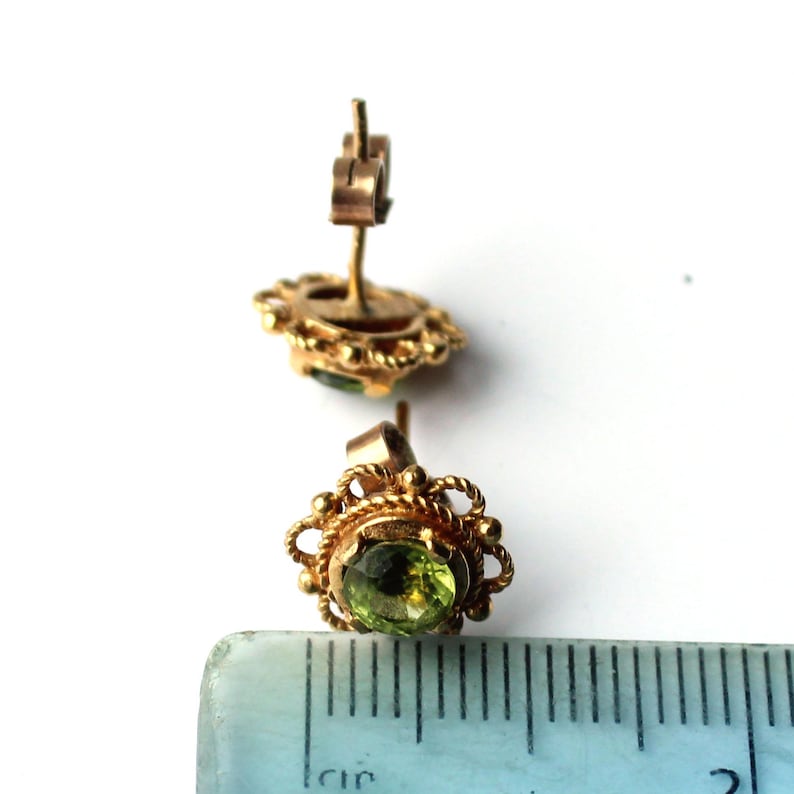 9ct Gold Peridot Stud Earrings