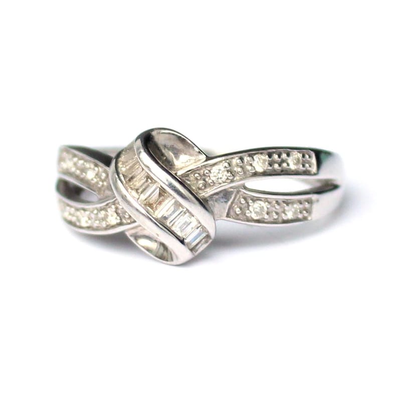 Vintage 9ct White Gold Diamond Ring