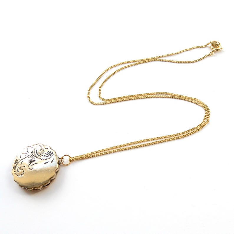 Vintage Rolled Gold Scallop Locket with Chain