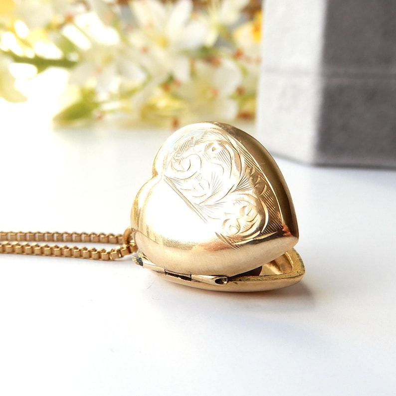 Vintage 9ct Gold B&F Locket with Box 18inch Chain