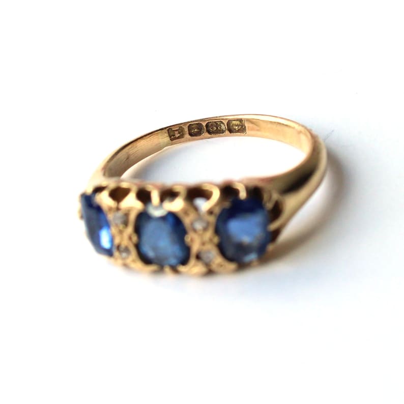 Antique 18ct Gold Sapphire & Diamond Ring UK Size K