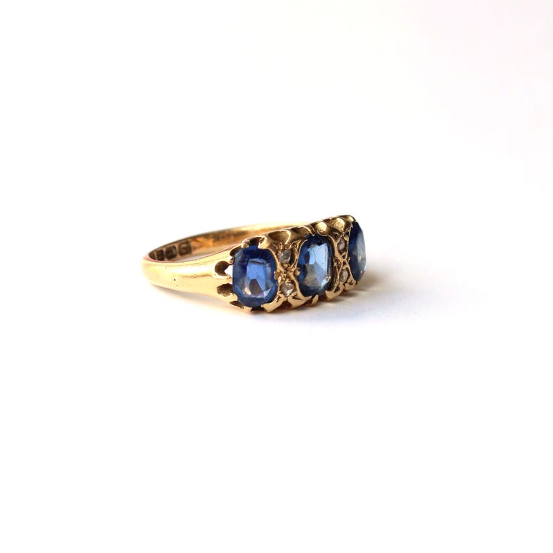 Antique 18ct Gold Sapphire & Diamond Ring UK Size K