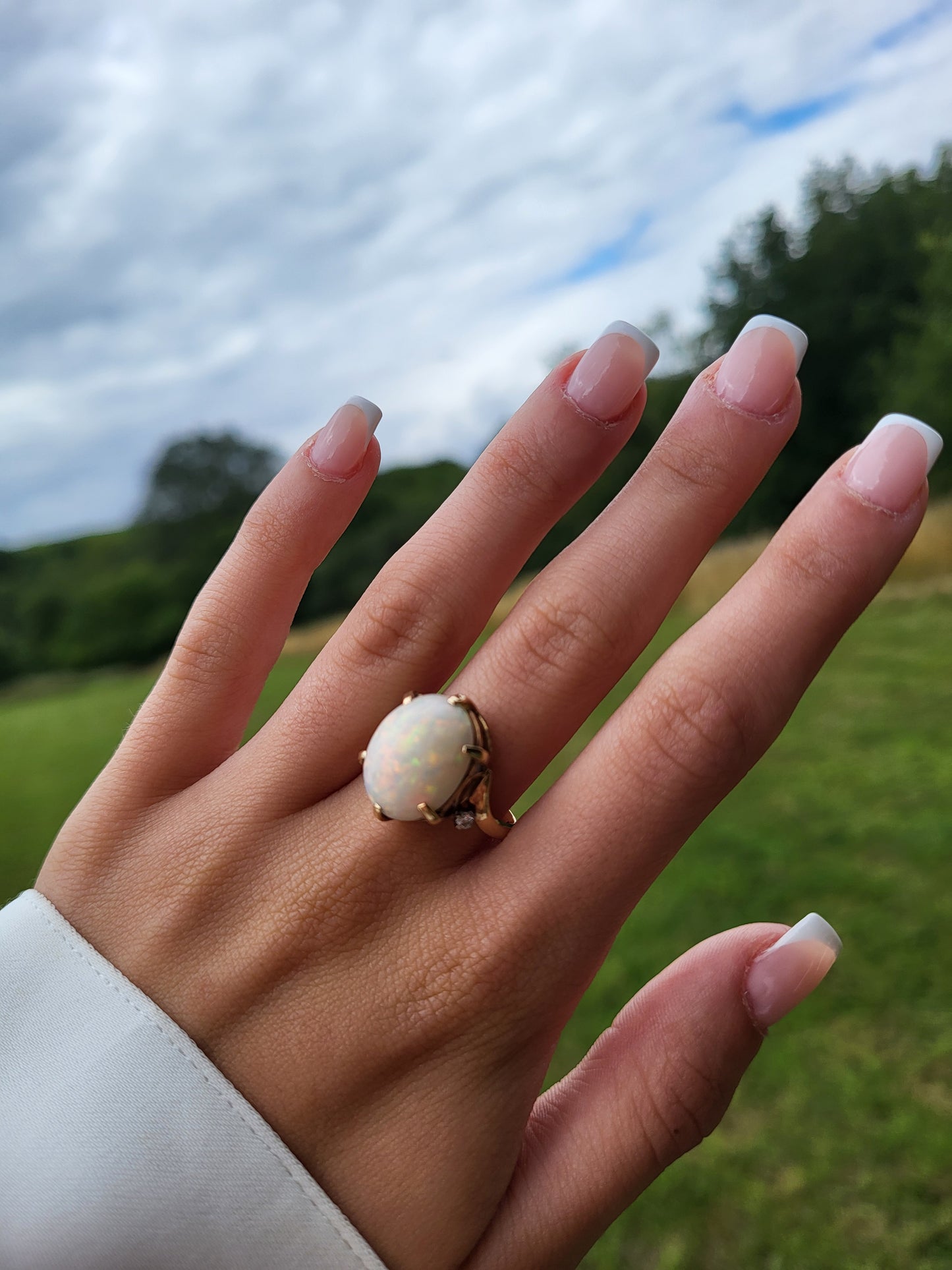 Vintage 9ct Gold Opal Cabochon & Diamond Ring