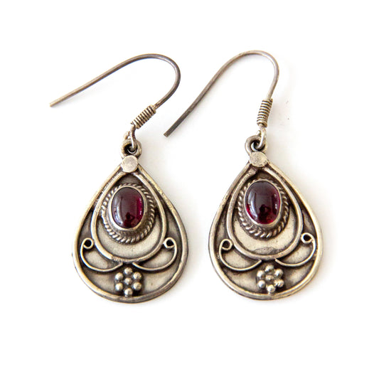 Vintage Solid Silver Garnet Cabochon Dop Earrings