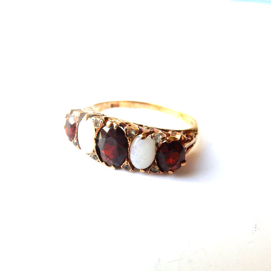 Antique 9ct Gold Garnet & Opal Ring SIZE 6.5