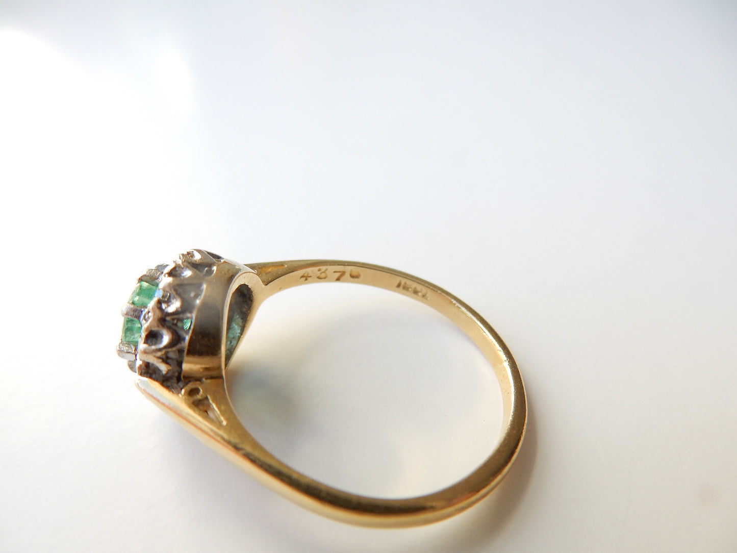 Antique 18ct Gold Emerald & Diamond Halo Ring UK Size M 1/2 US 6