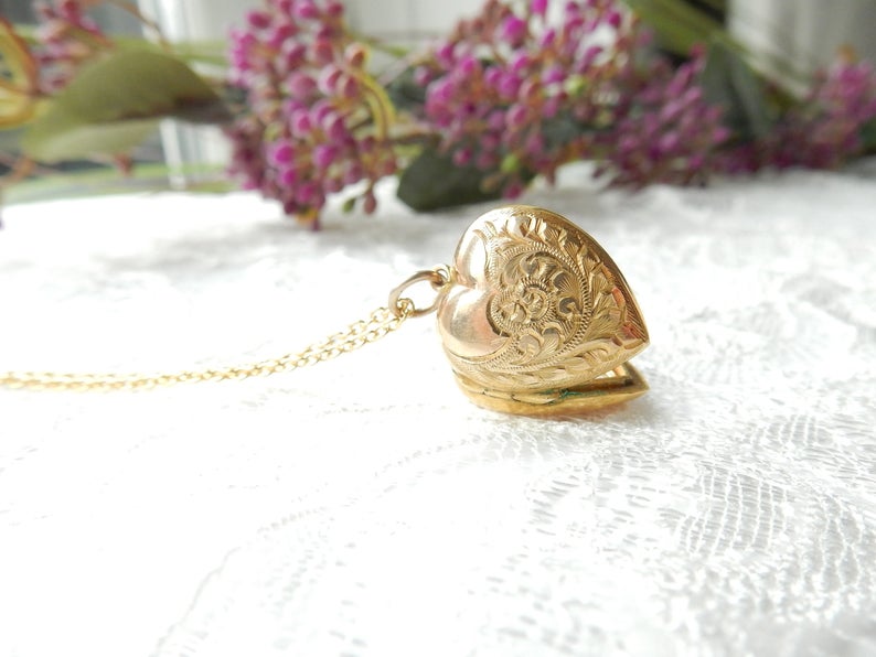 Vintage 9 Carat Gold Back & Front Locket Keepsake Heart Locket Necklace
