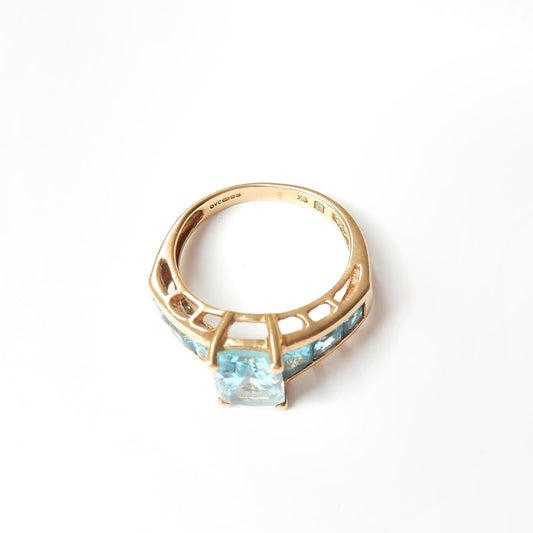 Vintage 9k Gold Blue Topaz Ring US Size 6 UK M 1/2