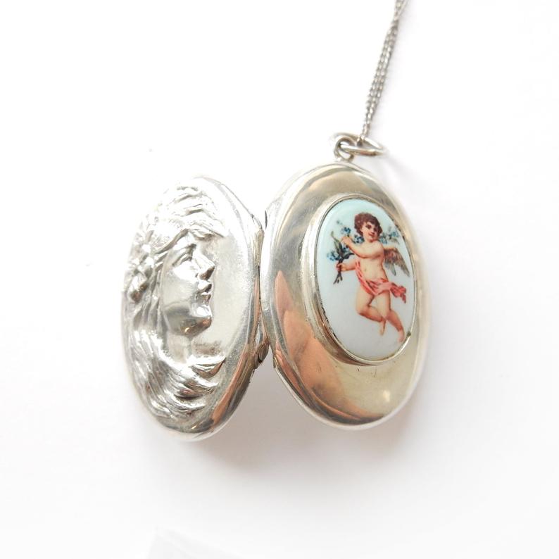 Vintage Sterling Silver Cherub Locket Necklace Keepsake Jewelery
