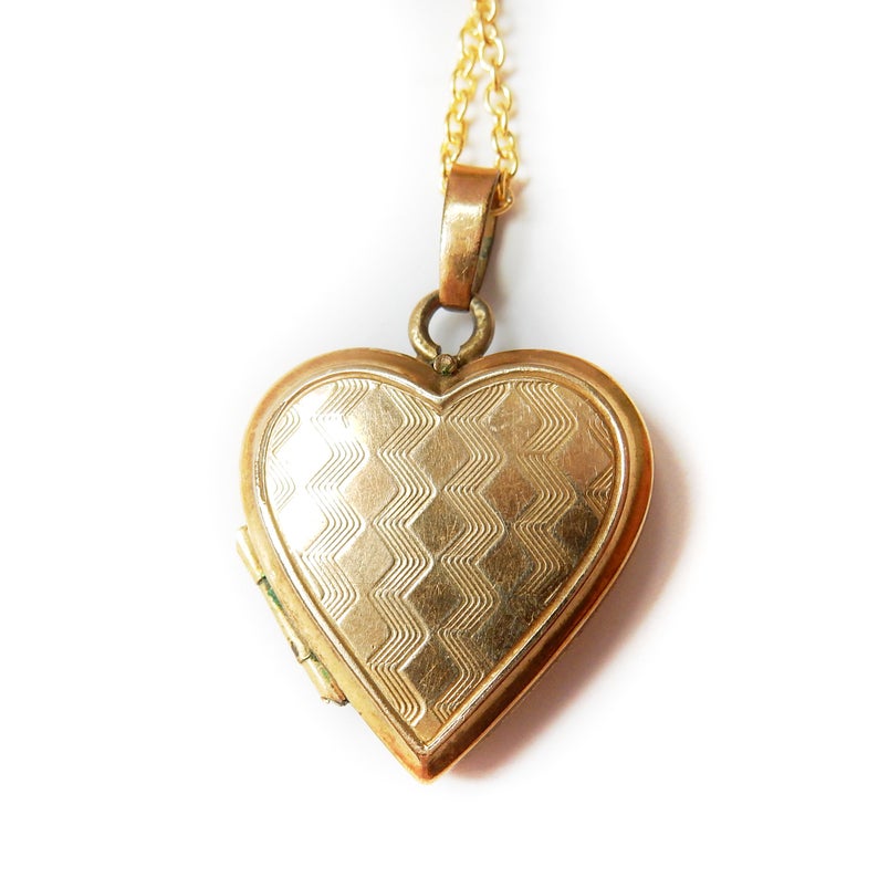 Vintage Rolled Gold Heart Locket Necklace Photo Locket