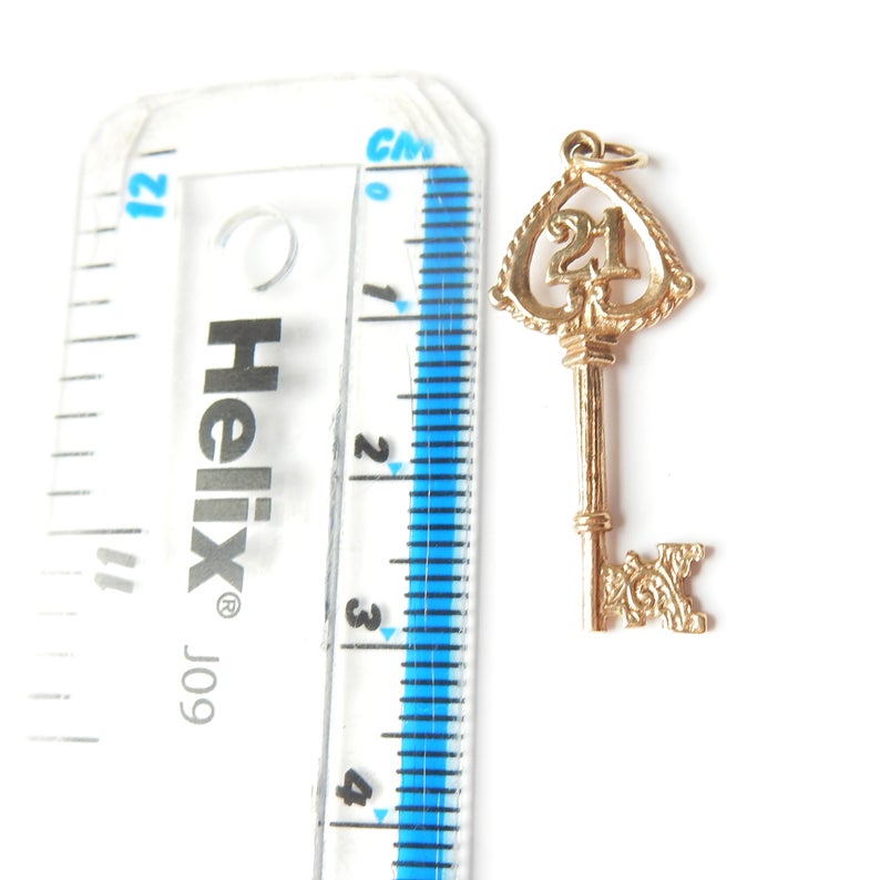 Vintage 9ct Gold 21st Birthday Key Charm