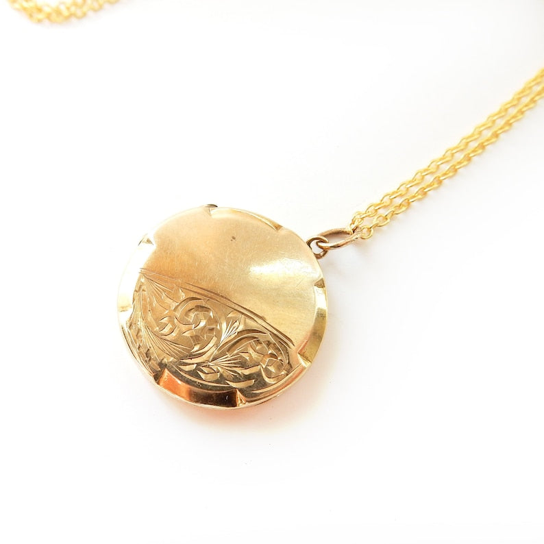 Vintage 9ct Gold Back & Front Circle Locket Necklace