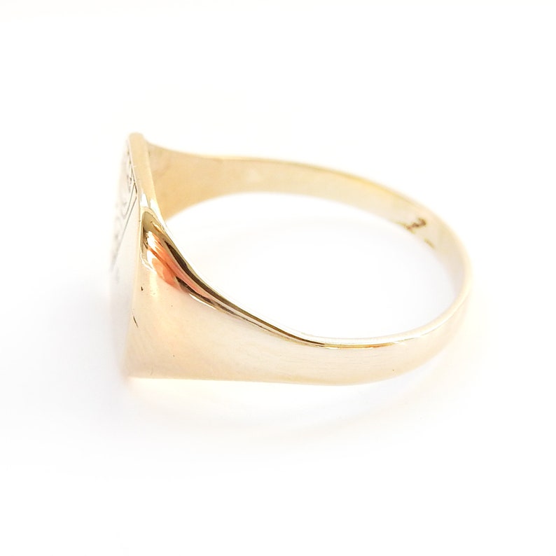 Vintage 9ct Gold Signet Ring Size 9.5