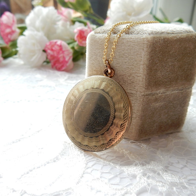 Vintage Rolled Gold Locket & Chain