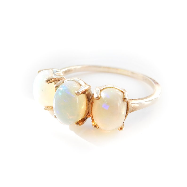 Vintage 9k Gold Opal Trilogy Ring Size 7