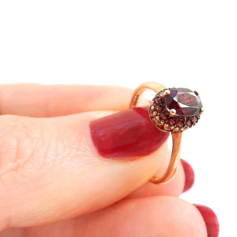 Vintage 9ct Gold Garnet Halo Ring US Size 8.5 UK R 1/2