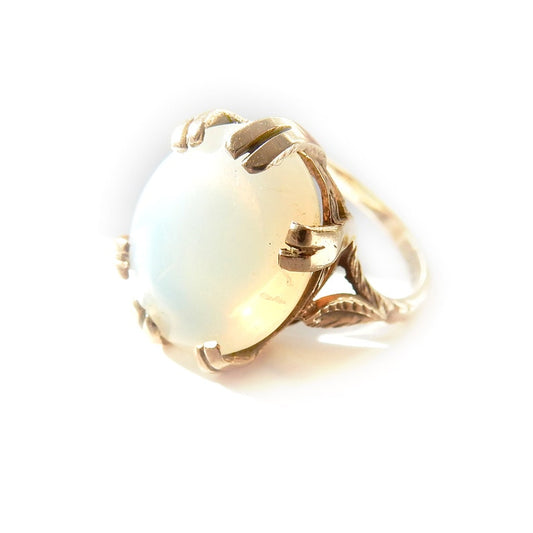 Victorian 9ct Gold Opaline Glass Ring Size 3.5