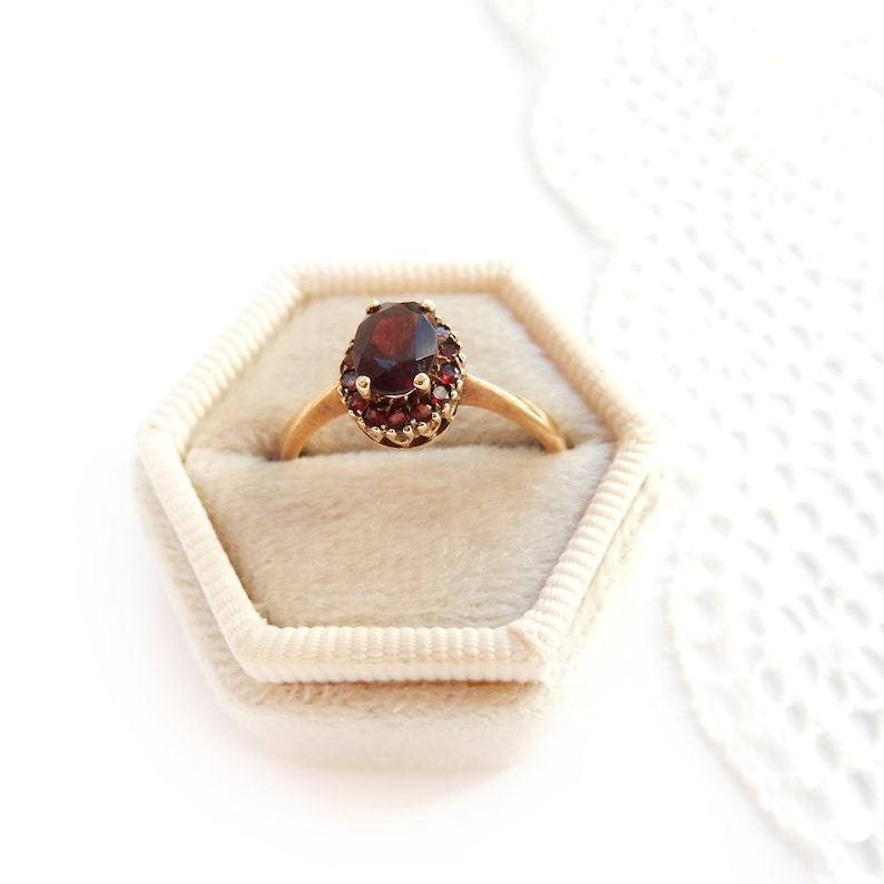 Vintage 9ct Gold Garnet Halo Ring US Size 8.5 UK R 1/2