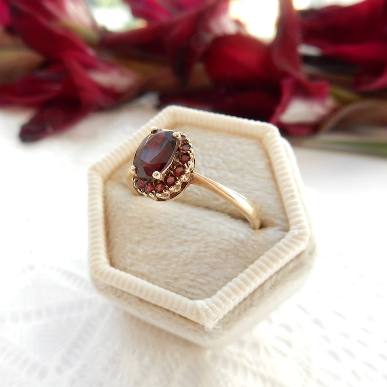 Vintage 9ct Gold Garnet Halo Ring US Size 8.5 UK R 1/2