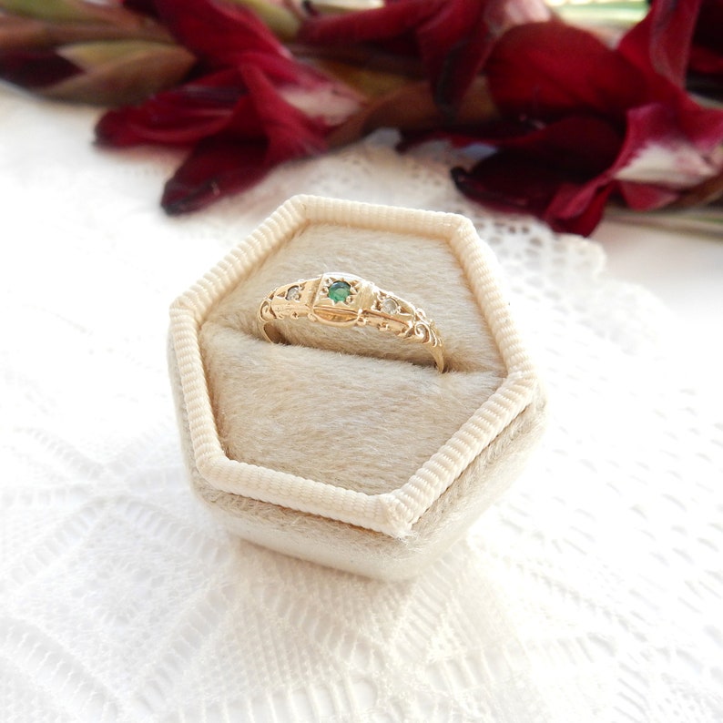 Victorian 9ct Gold Emerald & Diamond Gypsy Ring Size 5