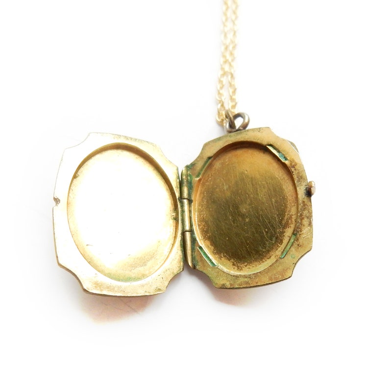 Vintage Rolled Gold Photo Locket & Chain