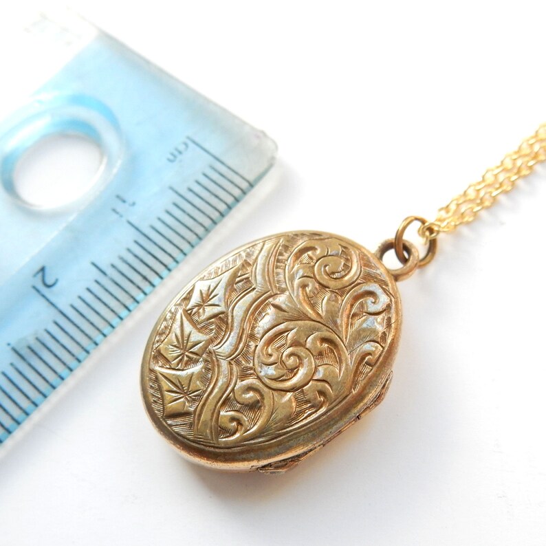 Antique Rolled Gold Photo Locket Necklace