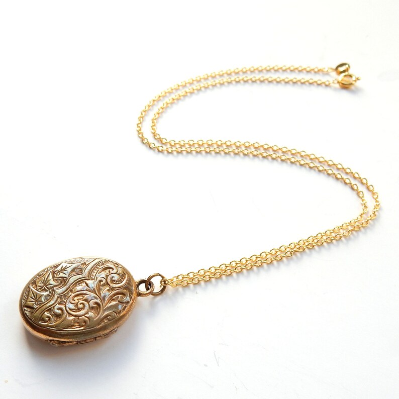 Antique Rolled Gold Photo Locket Necklace