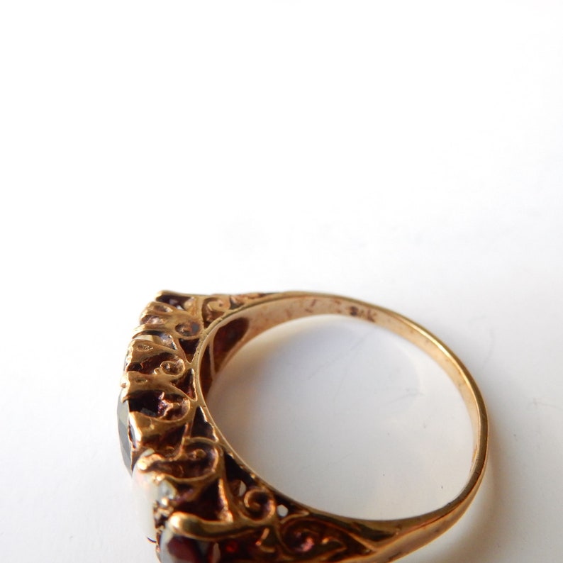 Antique 9ct Gold Garnet & Opal Ring SIZE 6.5