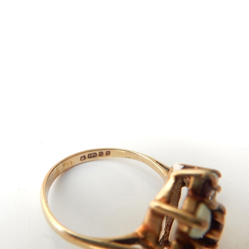 Vintage 9ct Gold Opal & Garnet Daisy Ring US SIZE 5 UK K 1/2