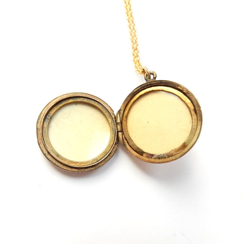 Vintage 9ct Gold Gold Back & Front Circle Locket Necklace