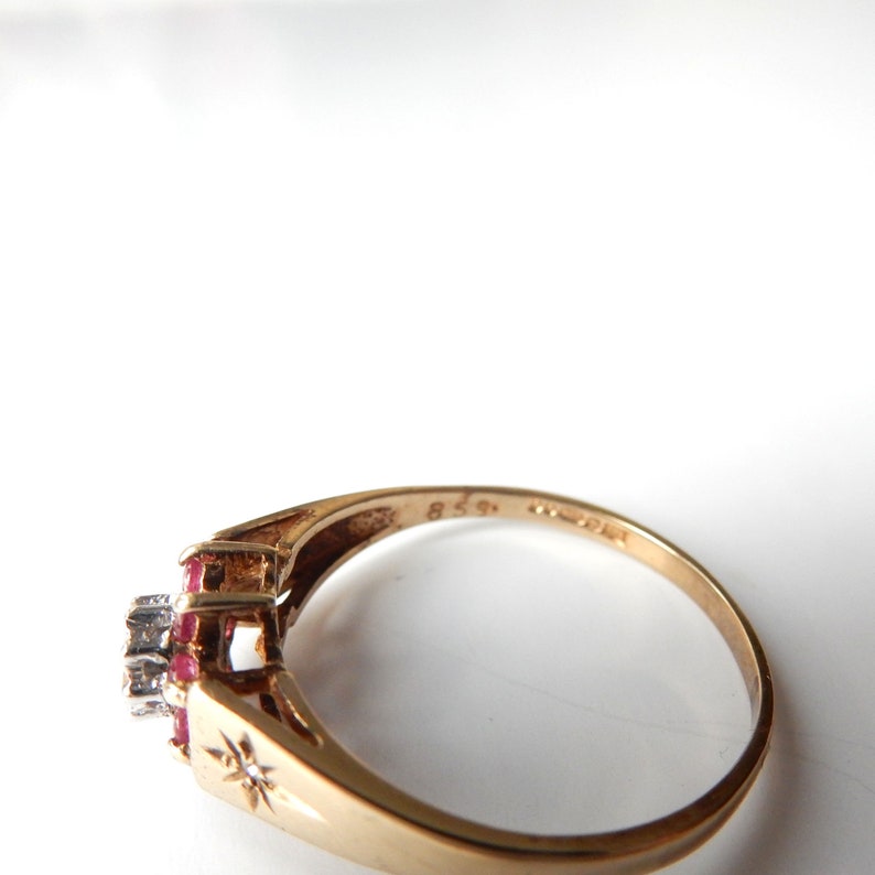 Vintage 9ct Gold Ruby & Diamond Celestial Ring US Size 8 3/4 UK S 1/2